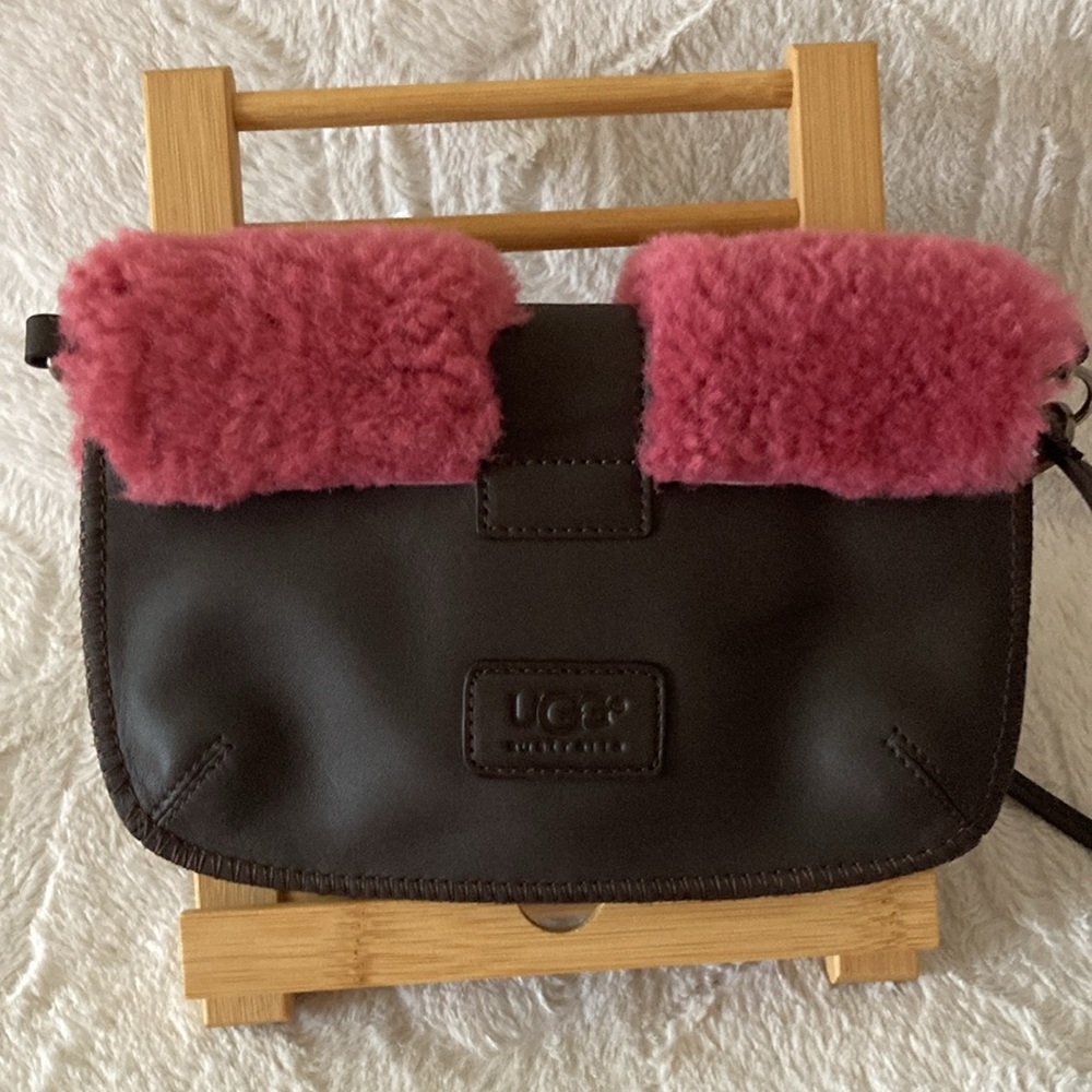 EUC              Wristlet - Picture 4 of 9